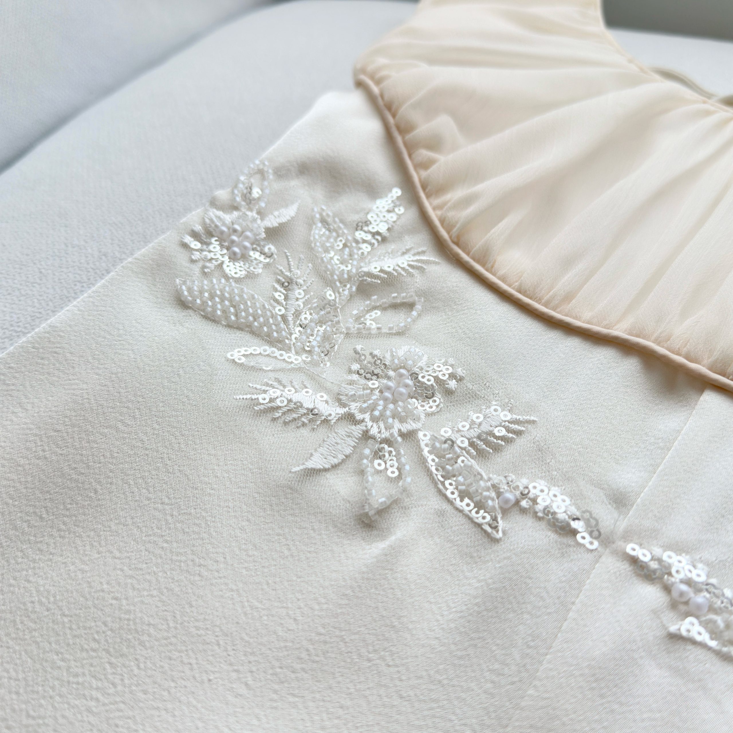 Elegant U-Neck Ruched Embroidered A-Line Maxi Dress - Image 4