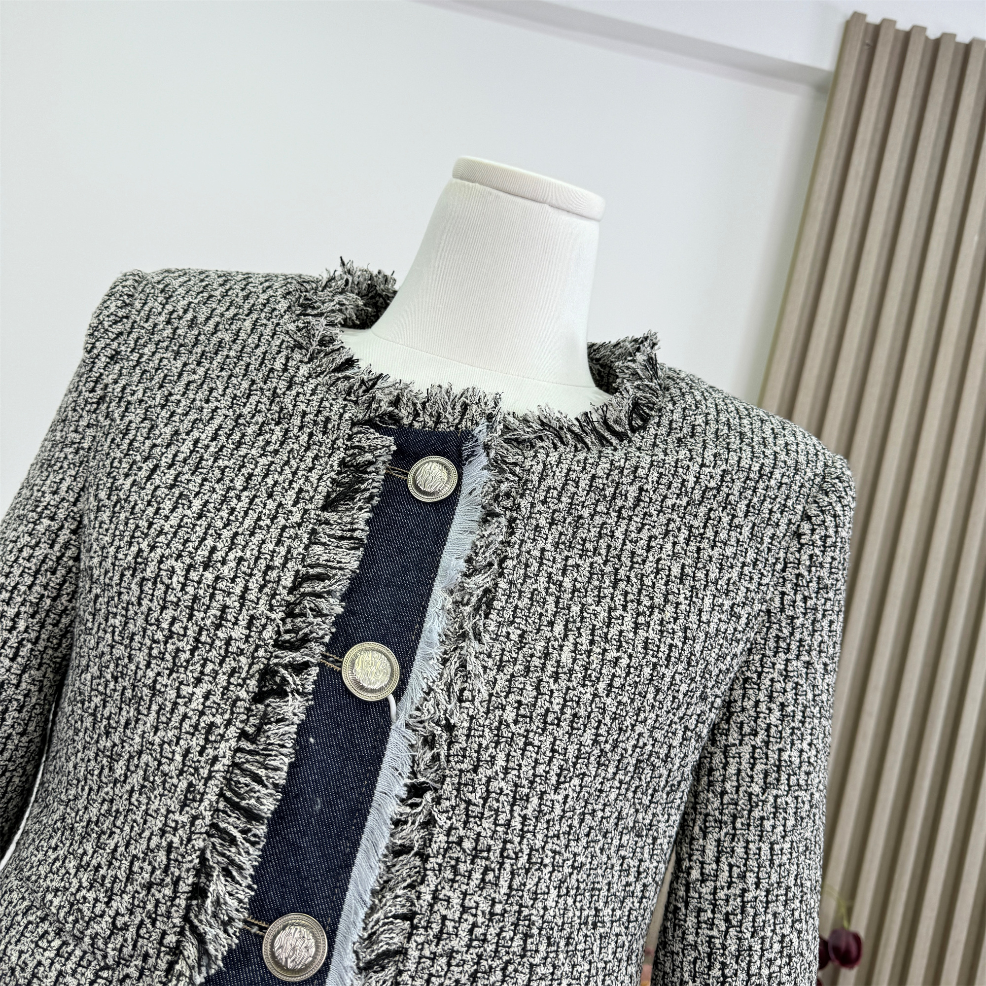 rebellious-elegant-denim-patchwork-frayed-jacket-for-women-sweet-cool-niche-vintage-top_1