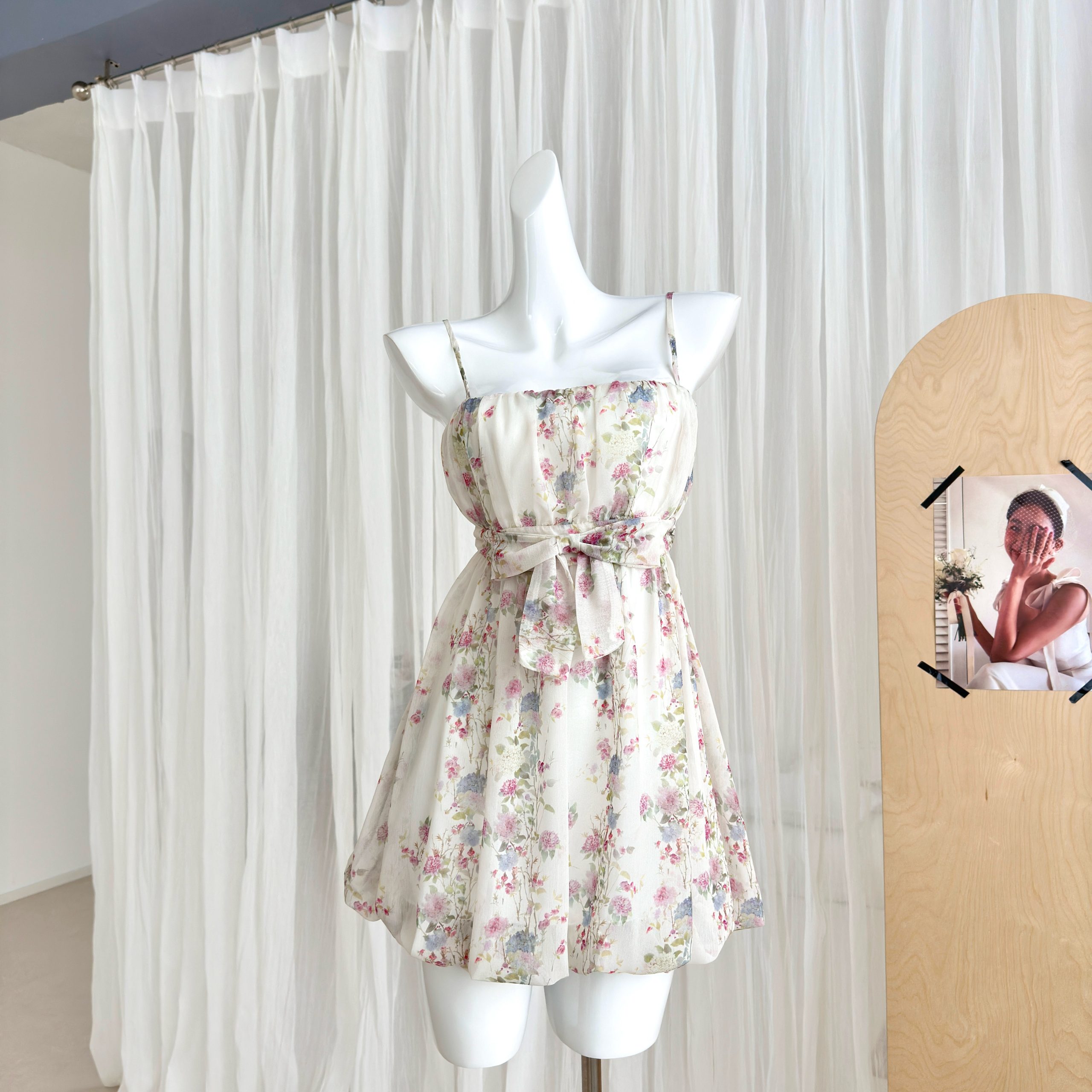 Sweet Vintage Floral Sleeveless A-Line Dress - Image 3