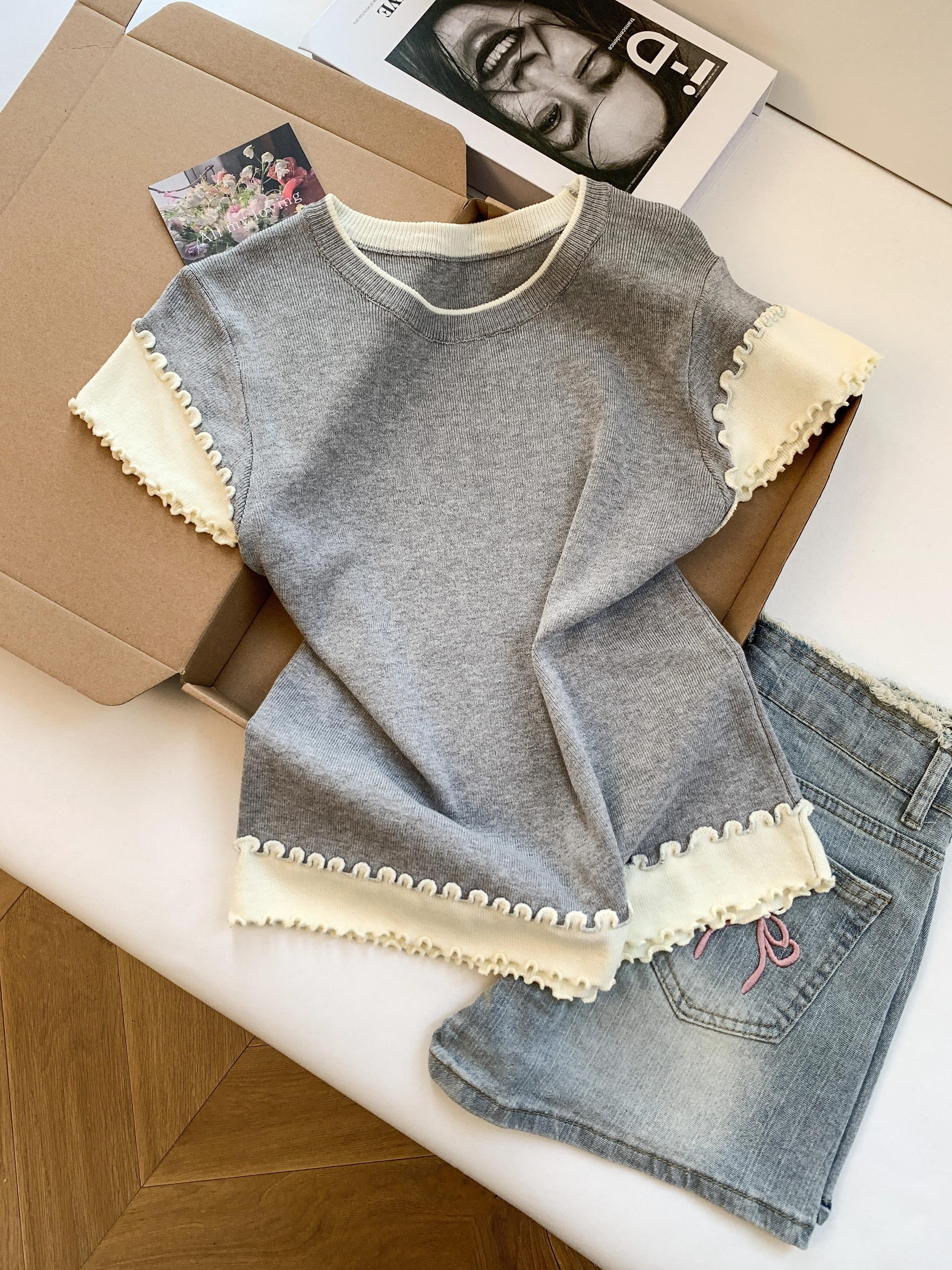 Women's Summer Short Sleeve Knit T-Shirt with Contrast Color Ruffle Trim