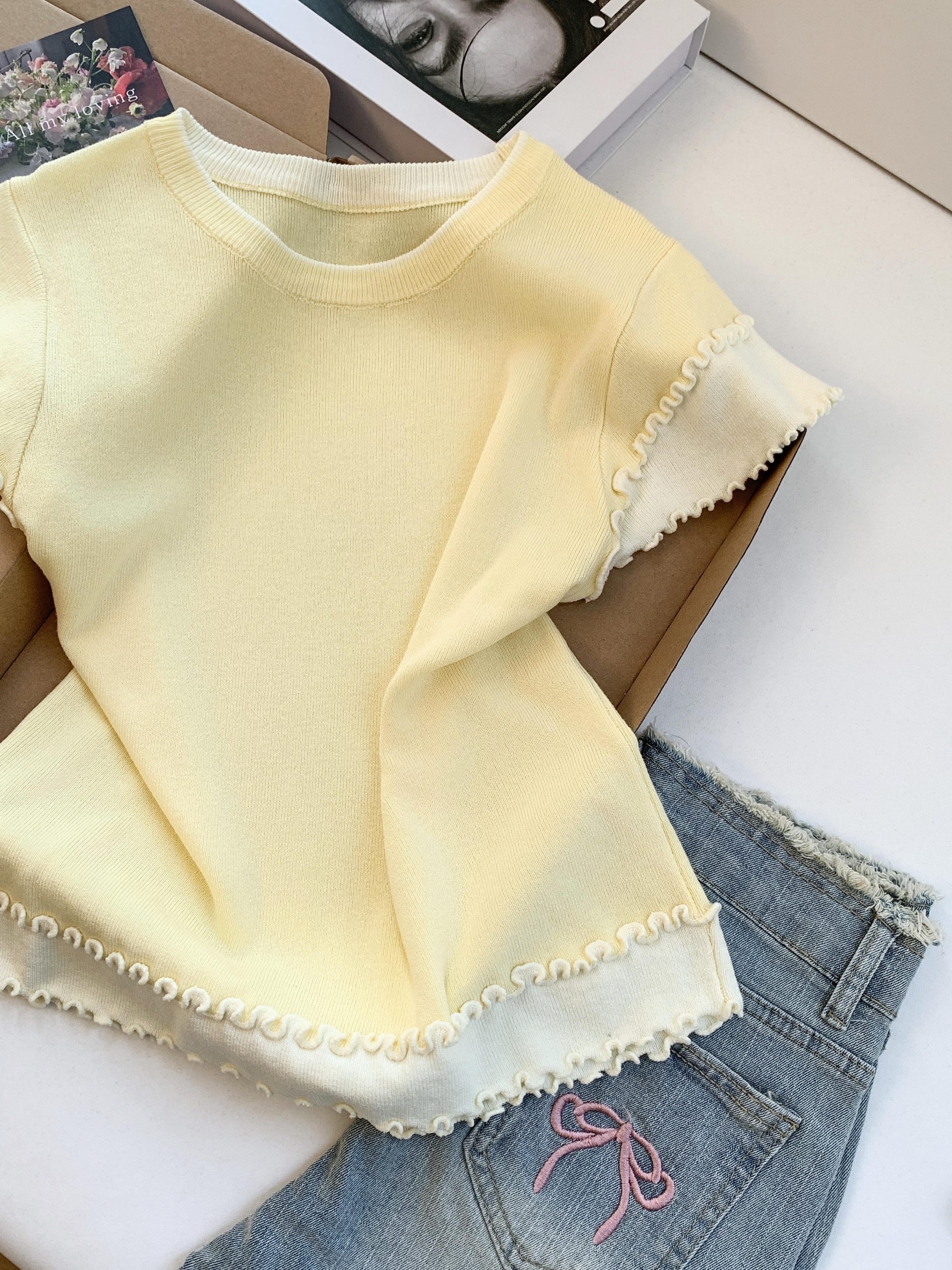 Women's Summer Short Sleeve Knit T-Shirt with Contrast Color Ruffle Trim - Image 4