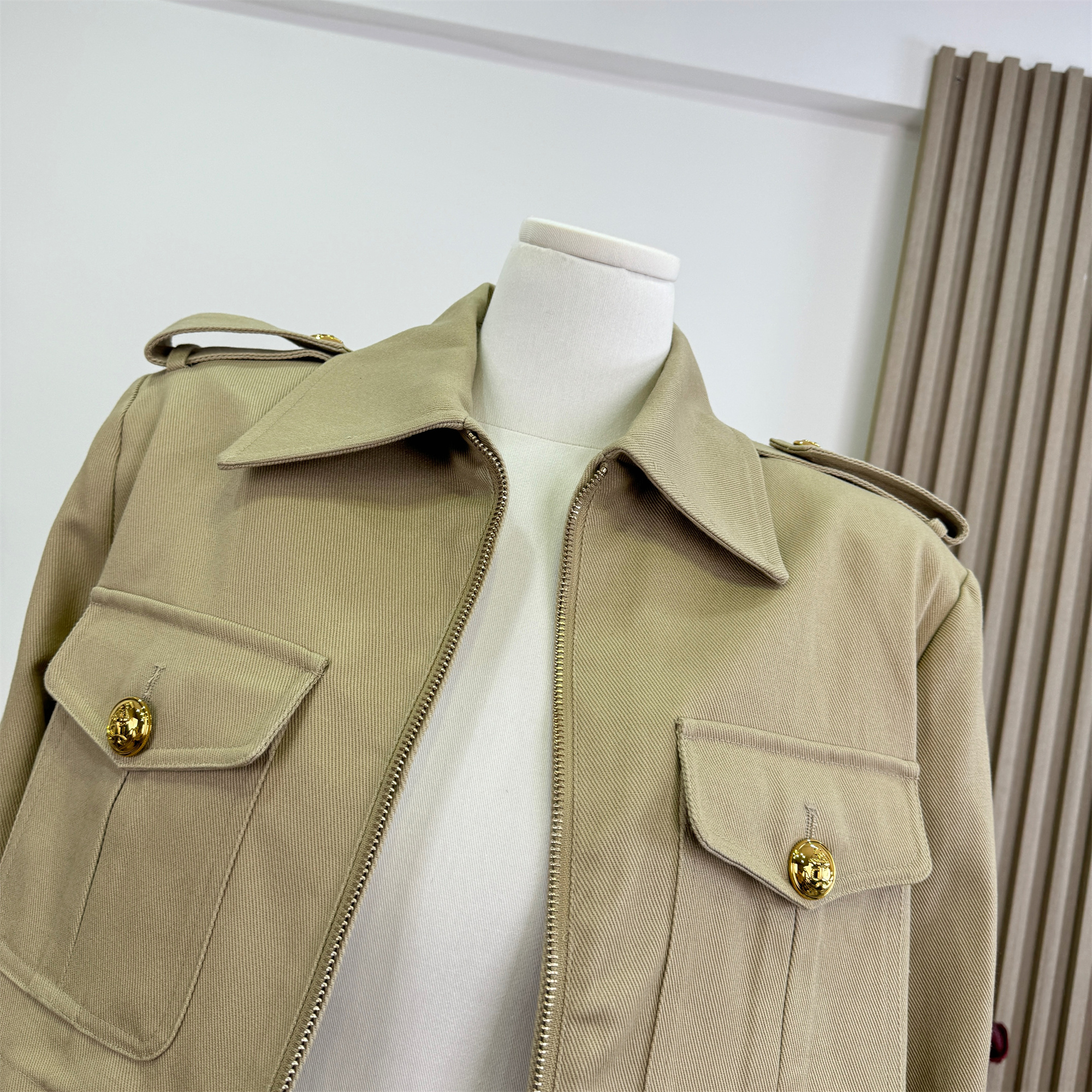 woppei-vintage-british-style-short-gold-button-jacket-2026-early-autumn-khaki-workwear-jacket_1